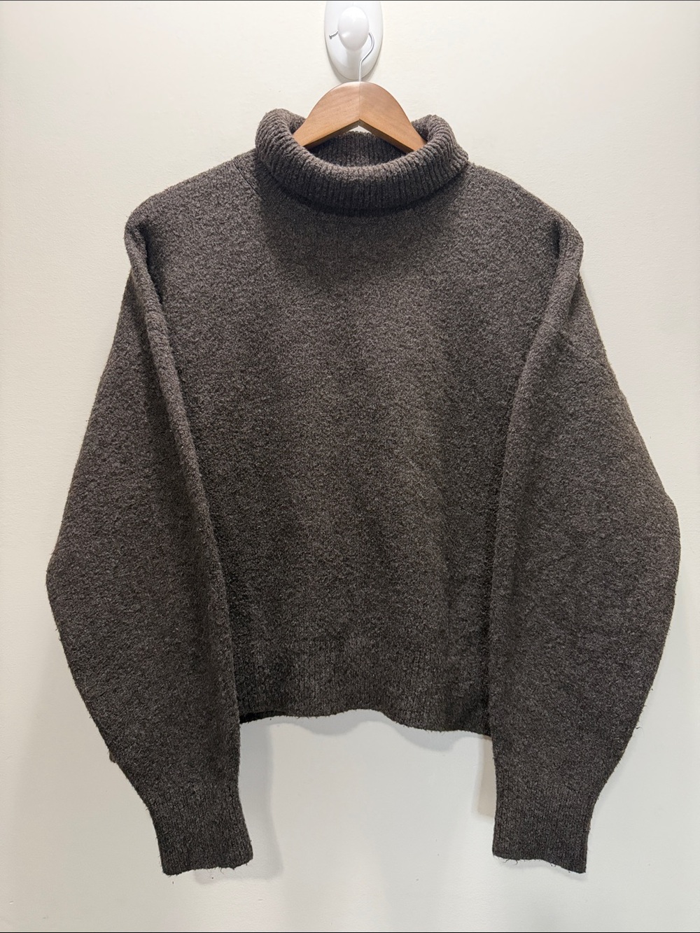 H&M Brown Bouclé Turtleneck Sweater Size Large